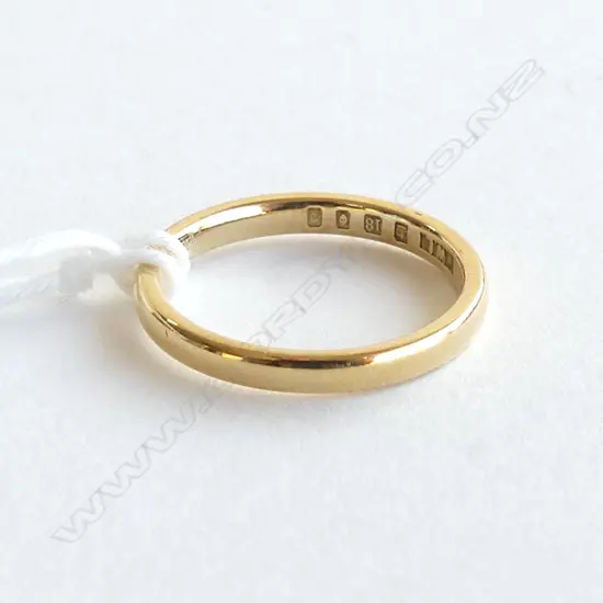 18CT GOLD WEDDING BAND 2.7gm SIZE L