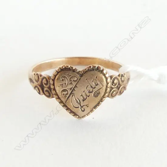 9ct ROSE GOLD HEART SIGNET RING 1.45gms SIZE K 1/2