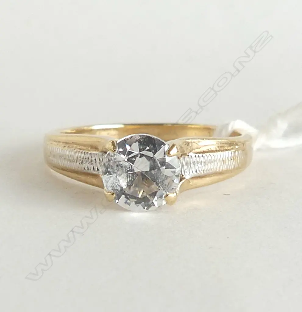 9CT CZ RING 2.9gms  SIZE N Image 1++