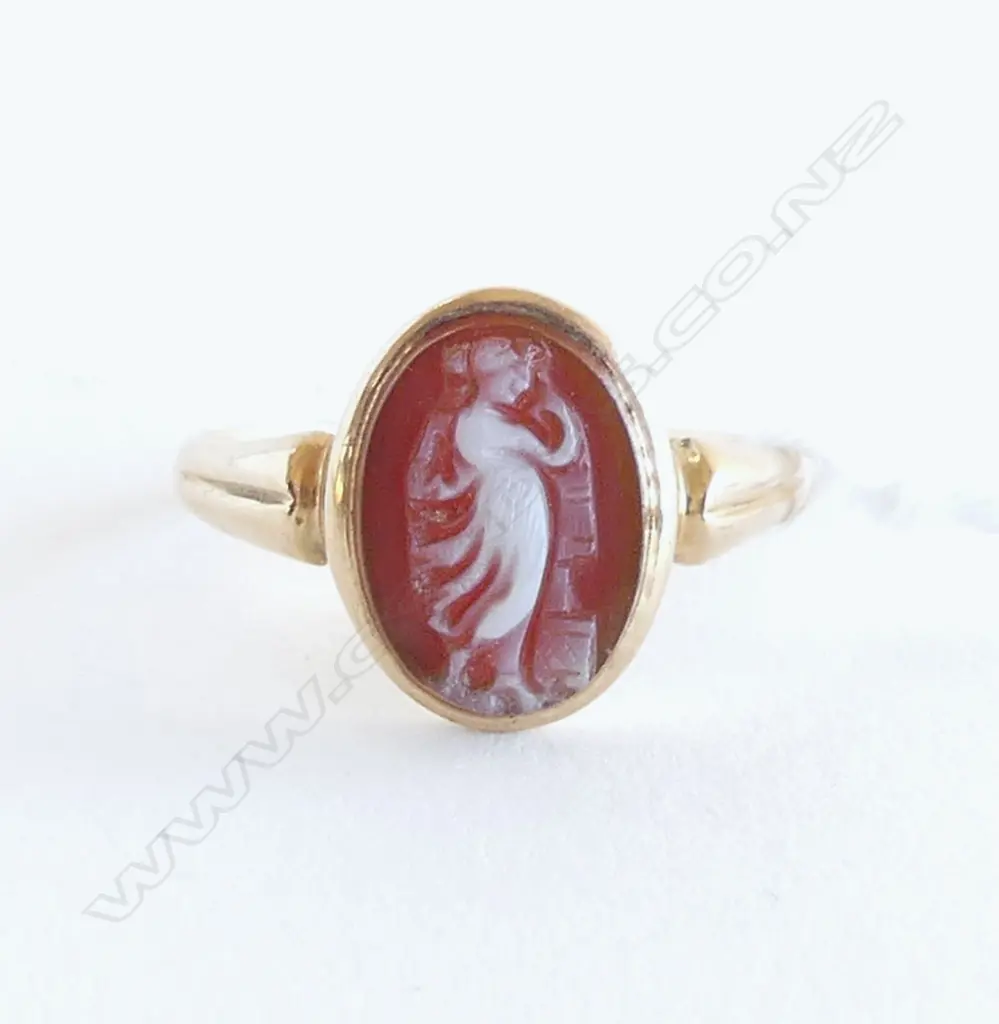 c1900 9ct ROSE GOLD & GRECIAN CAMEO CUT CLASSICAL RING 2.5gms SIZE R Image 1++