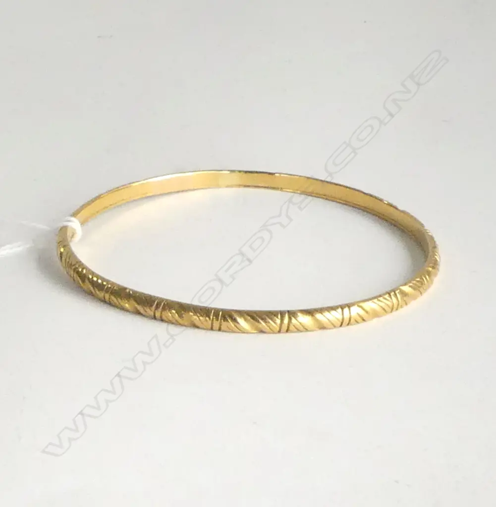 22ct GOLD SOLID BANGLE 23gms Image 1++