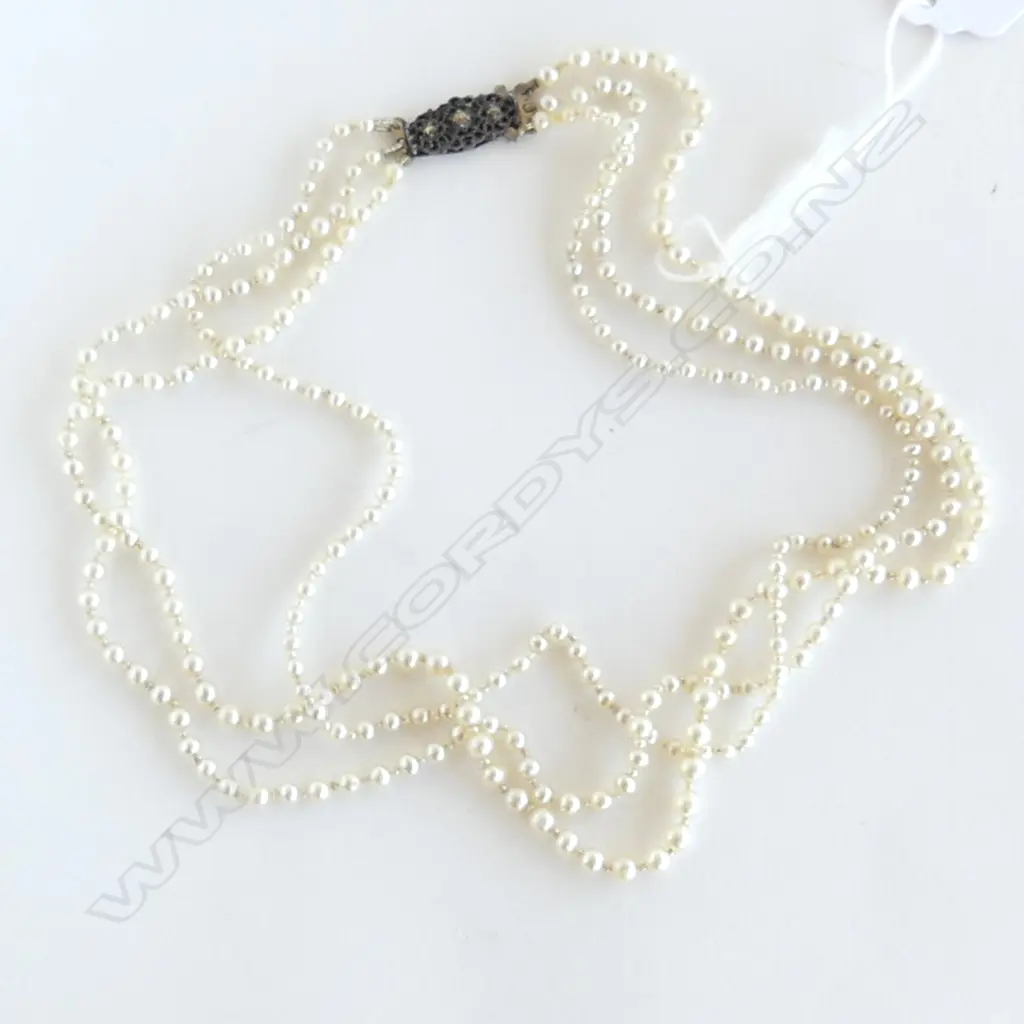 VINTAGE TRIPLE STRAND CULTURED PEARL NECKLACE English silver clasp Image 1++