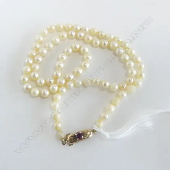 STRING CULTURED PEARLS w 9ct GOLD & GARNET SET CLASP