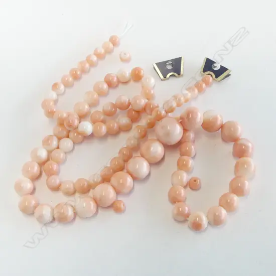 STRAND OF VINTAGE MEDITERRANEAN CORAL BEADS L.600mm NEEDS RESTRINGING