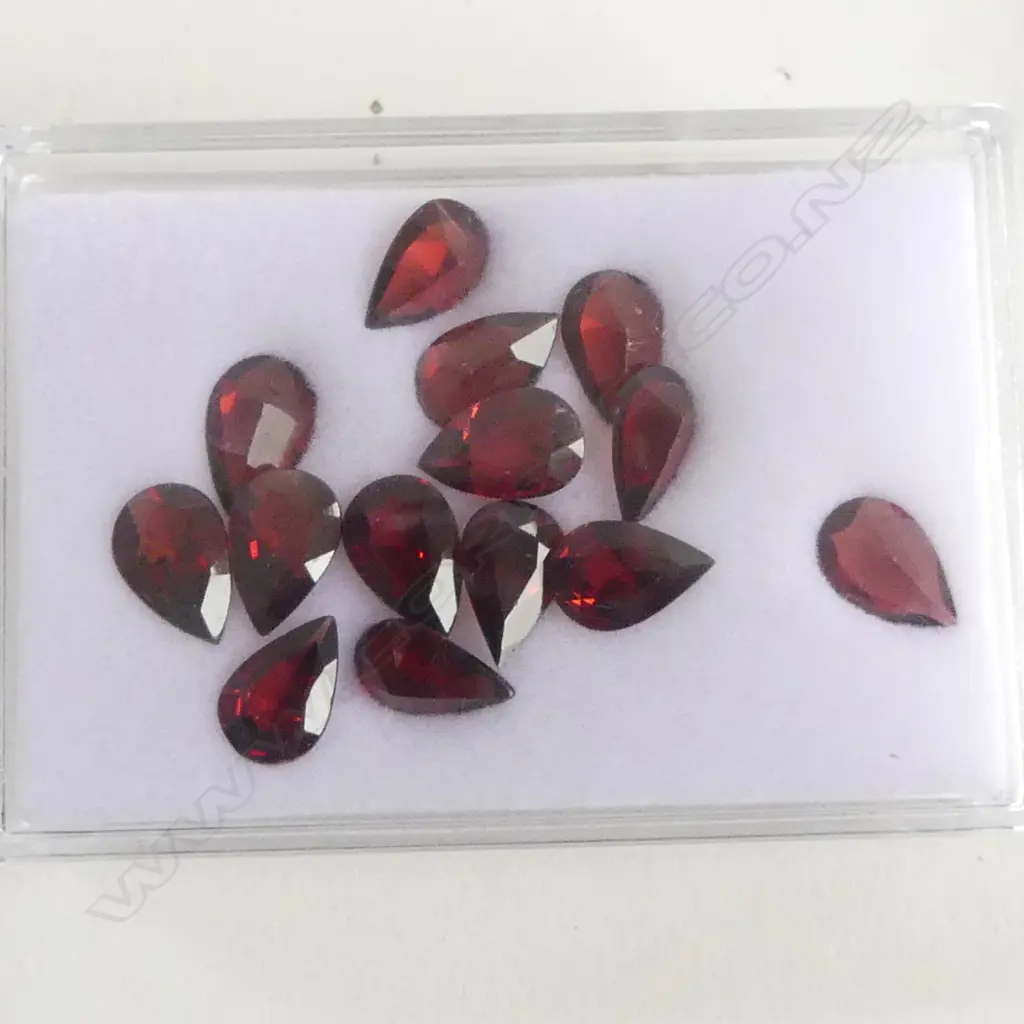 16CT FACETED GARNETS, DROP / PEAR SHAPE Image 1++