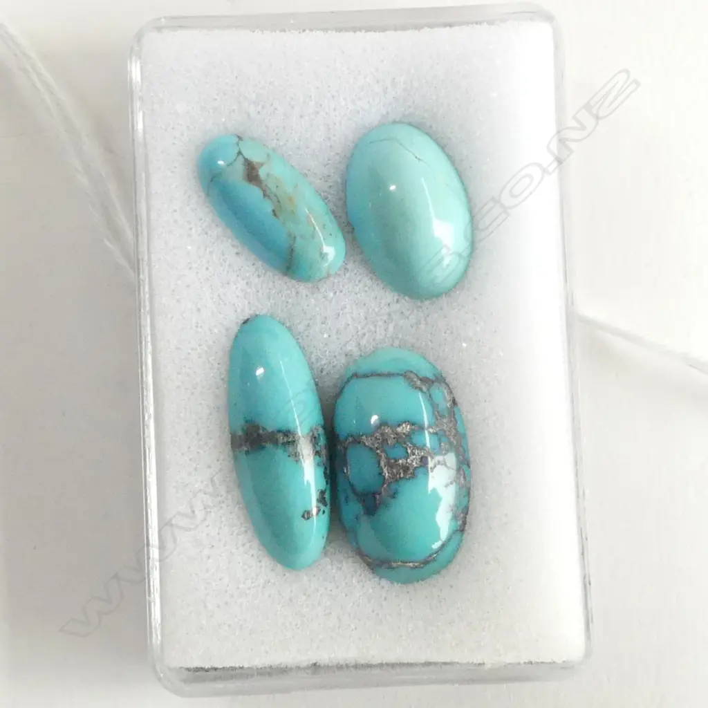 4 TURQUOISE CABOCHONS Image 1++