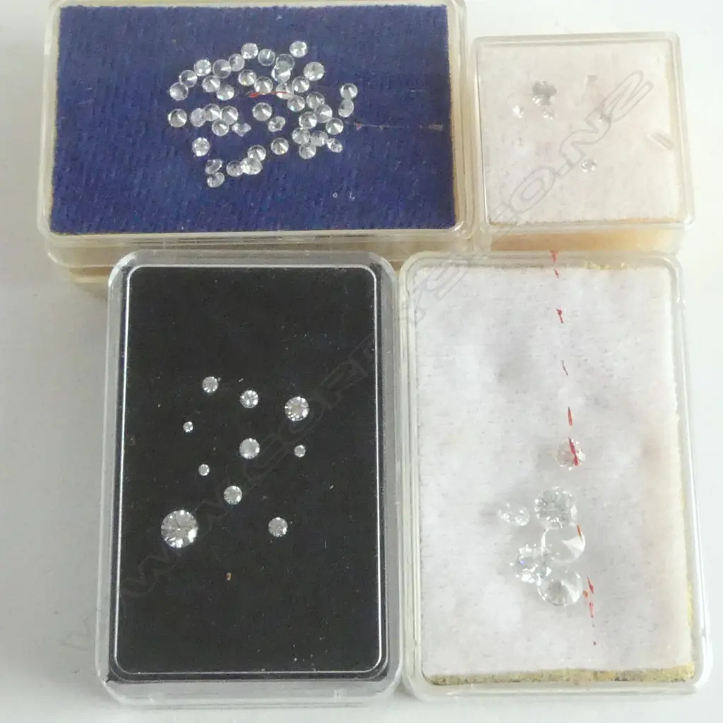 4 BOXES ROUND CUBIC ZIRCONIAS Image 1++