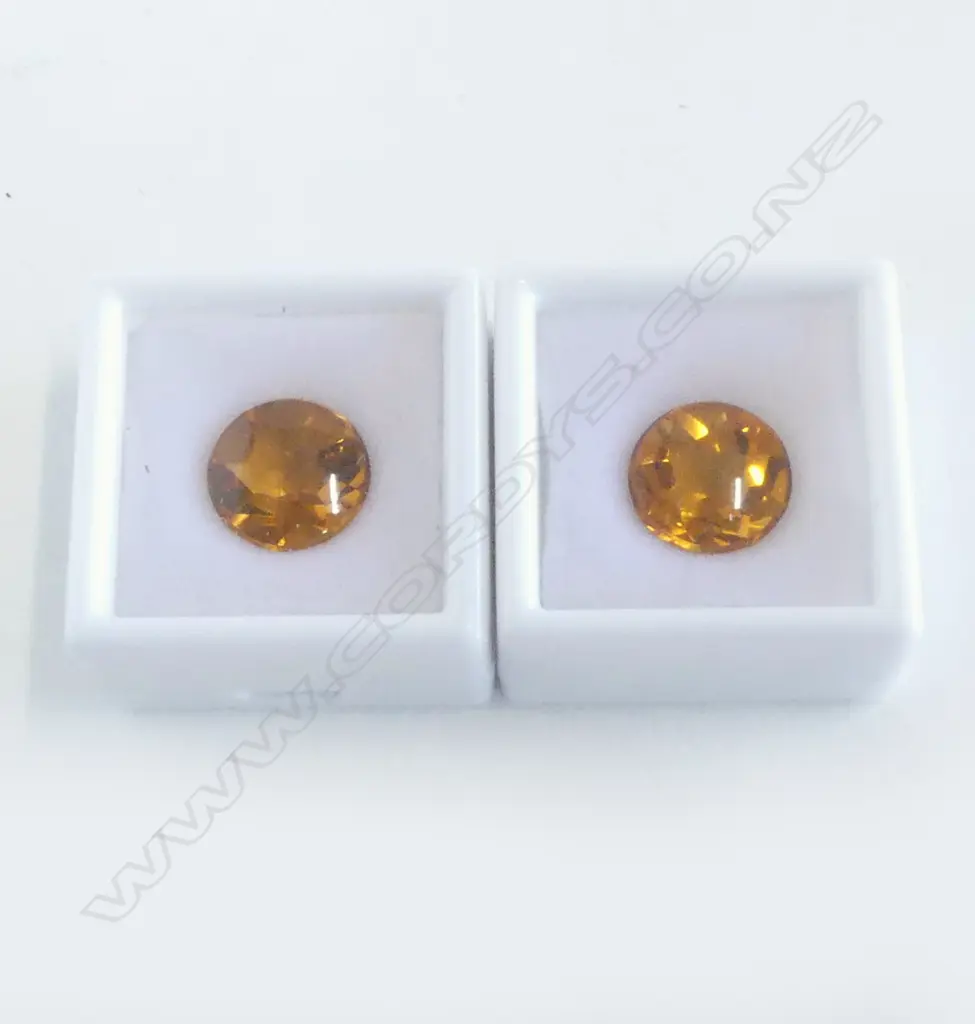 2 ROUND CITRINES, FLAT TOP, 4.4 / 4.8CT Image 1++