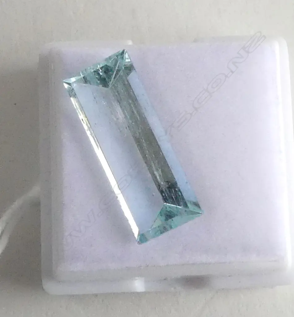 5.72CT FACETED AQUAMARINE, RECTANGULAR Image 1++
