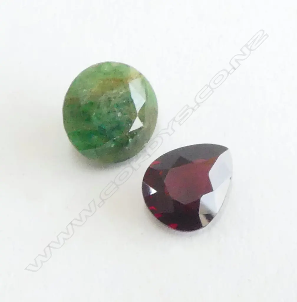 2 LOOSE GARNETS Image 1++