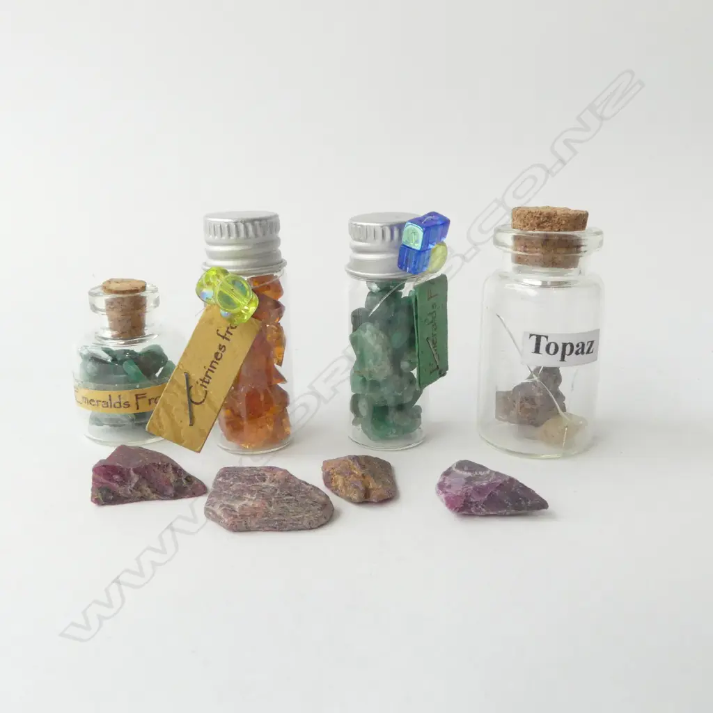 GEM STONES IN RAW FORM INCL RUBIES, EMERALDS, TOPAZ ETC Image 1++