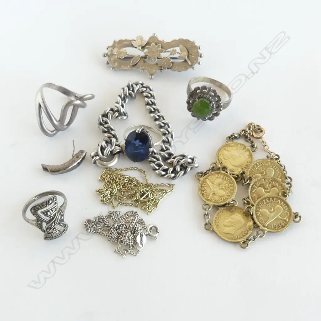 SILVER JEWELLERY: 4 RINGS + BROOCH + CURB BRACELET 40gms Image 1++