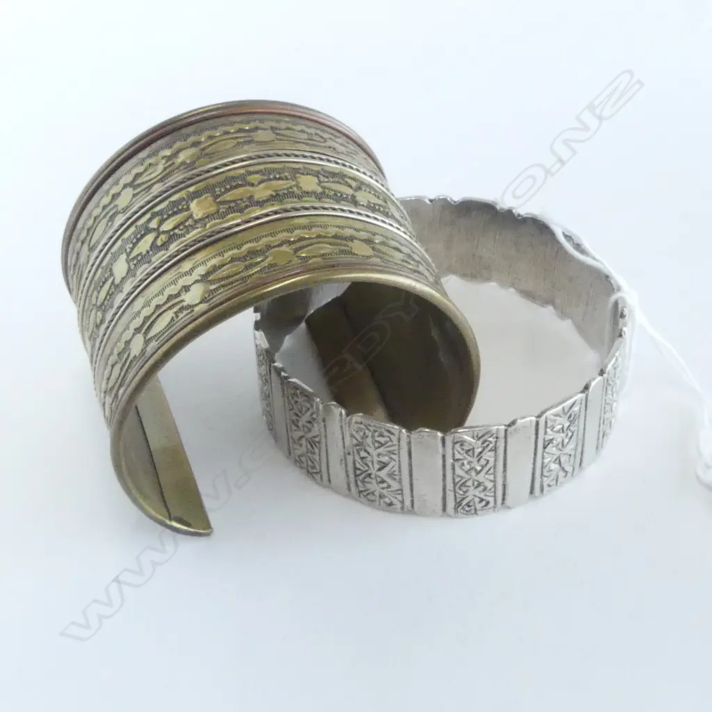 4 BRACELETS/CUFFS; ETHNIC BRASS & SILVER, TORTOISESHELL PATTERN & DOTS Image 1++
