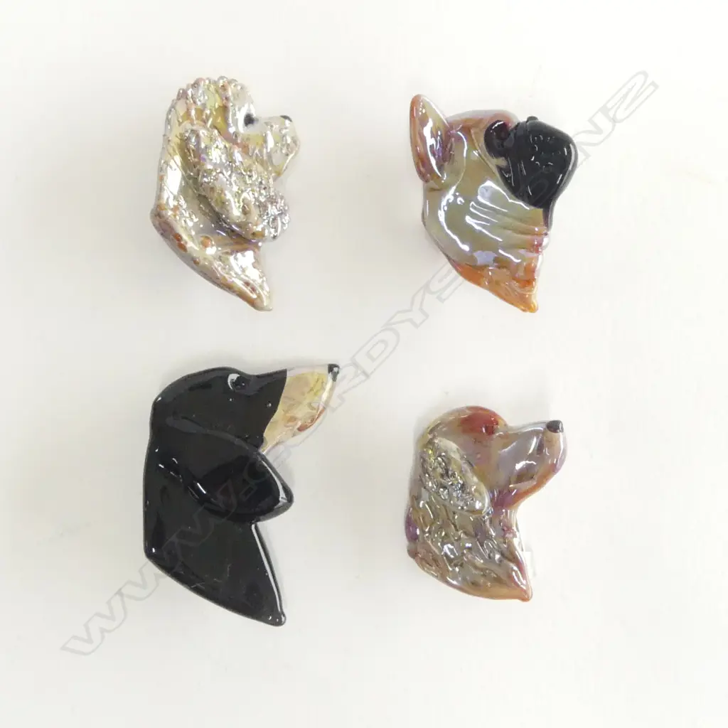 4 NEIL HARRIS ART GLASS DOG BROOCHES... Image 1++