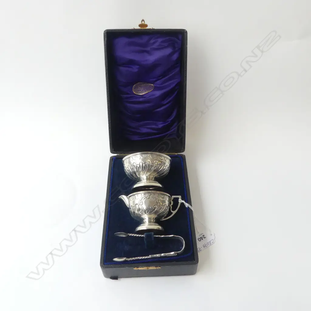 QUALITY LEATHER BOXED 3 PCE SILVER SUGAR & CREAM SET Birmingham 1904. By Robert Pringle & Sons 131gms  Image 1++