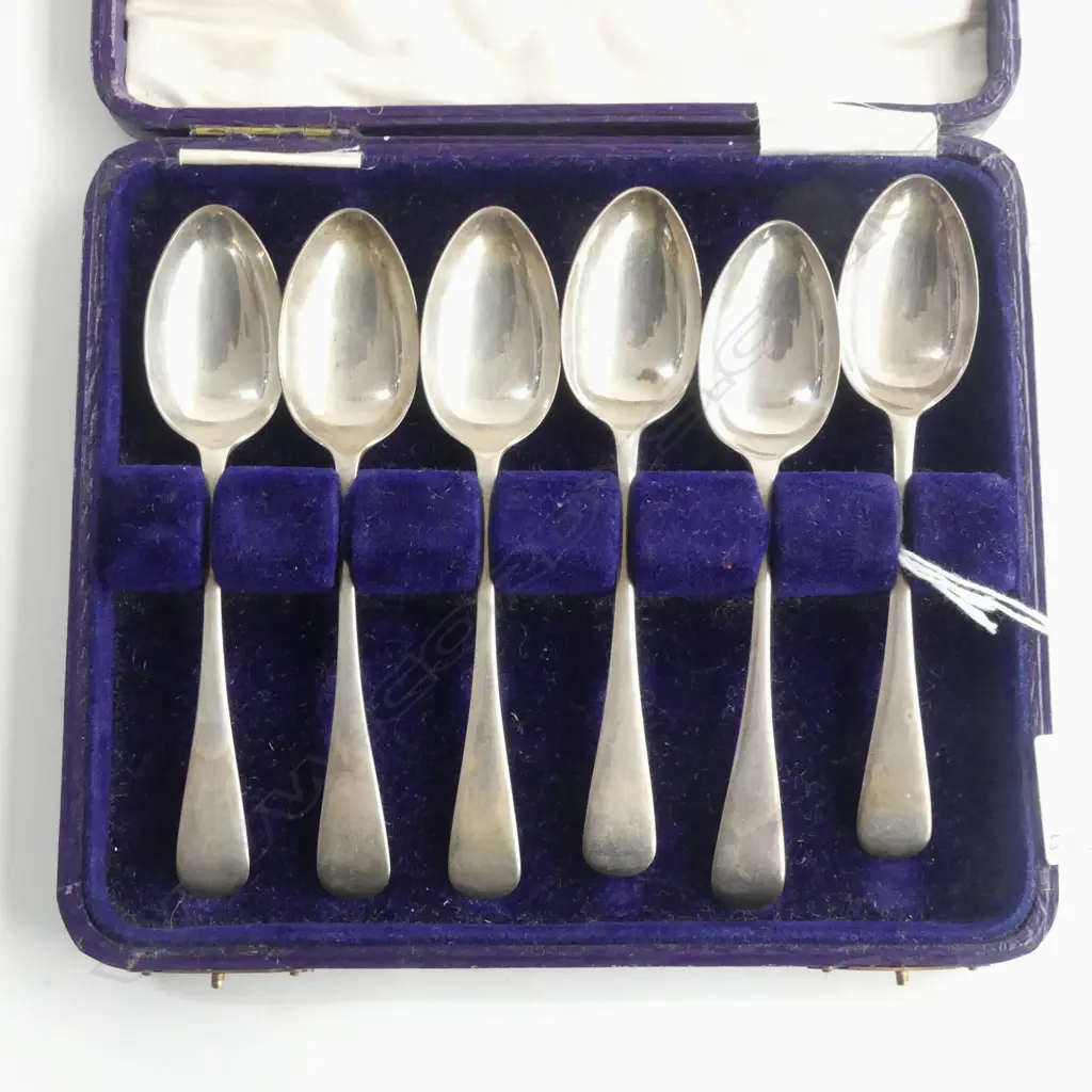 CASED SET 6 SILVER TEASPOONS Sheffield 1913 by Henry Williamson Ltd. 100gms Image 1++