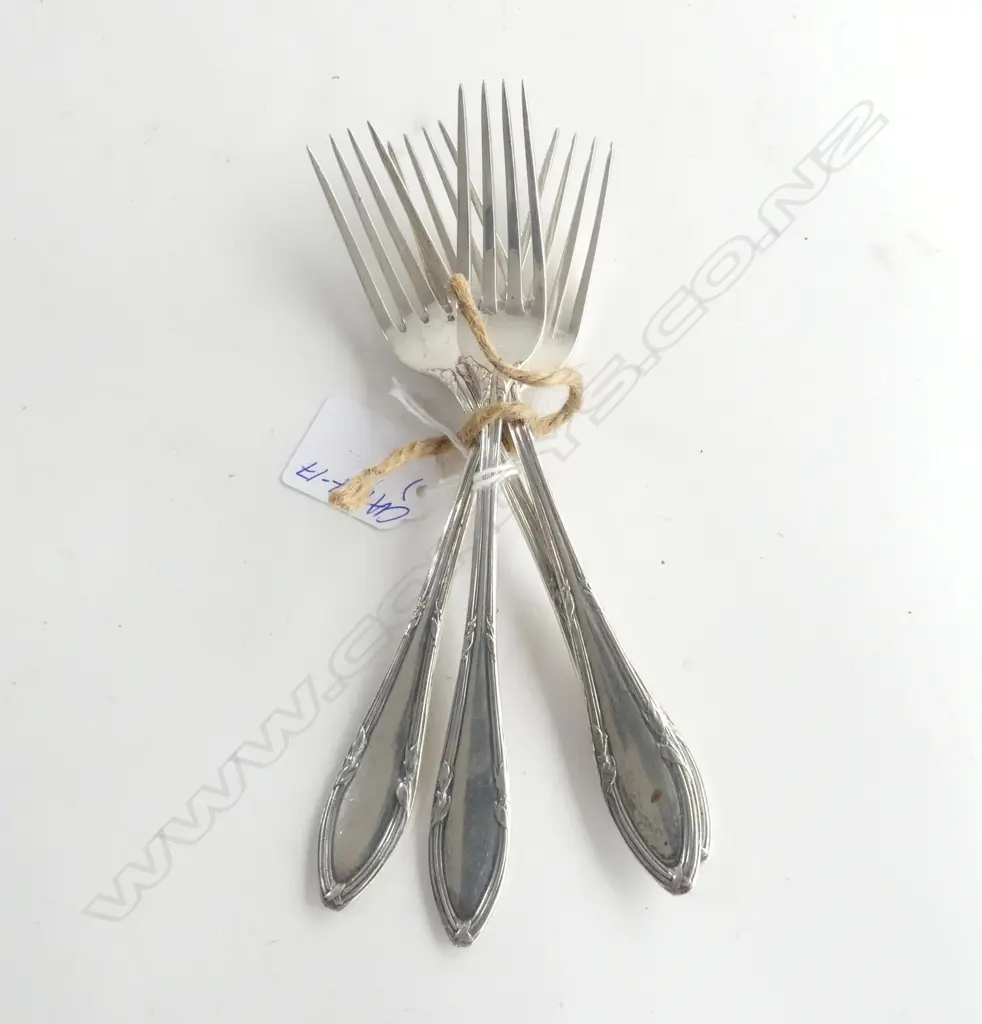 4 CONTINENTAL SILVER FORKS Image 1++