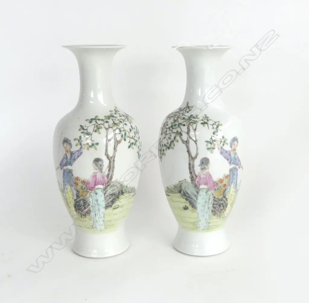 PR CHINESE PORCELAIN VASES H.260mm Image 1++