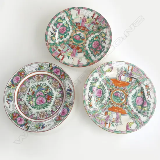 3 ORIENTAL FAMILLE ROSE PLATES 265mm dia