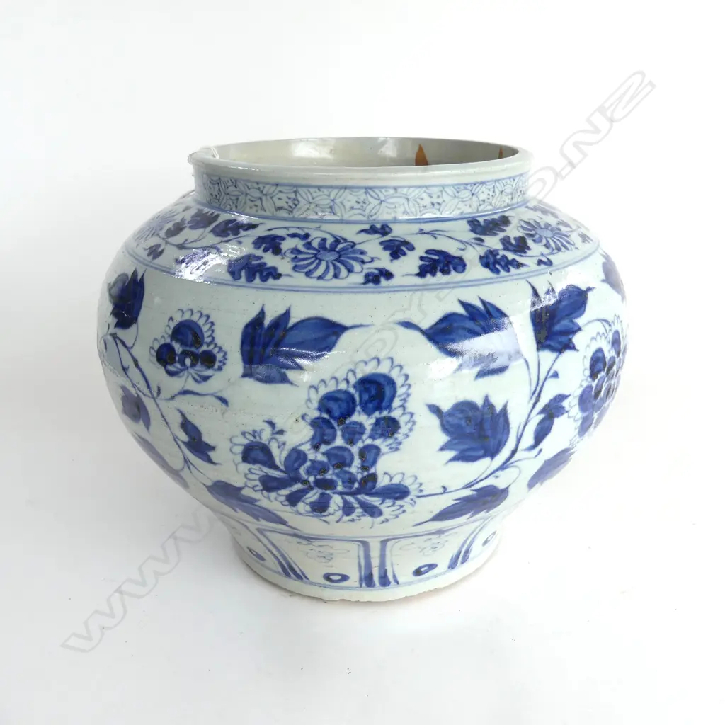 ORIENTAL B/W VASE, FLORAL DECORATION H.215mm, 280mm dia Image 1++