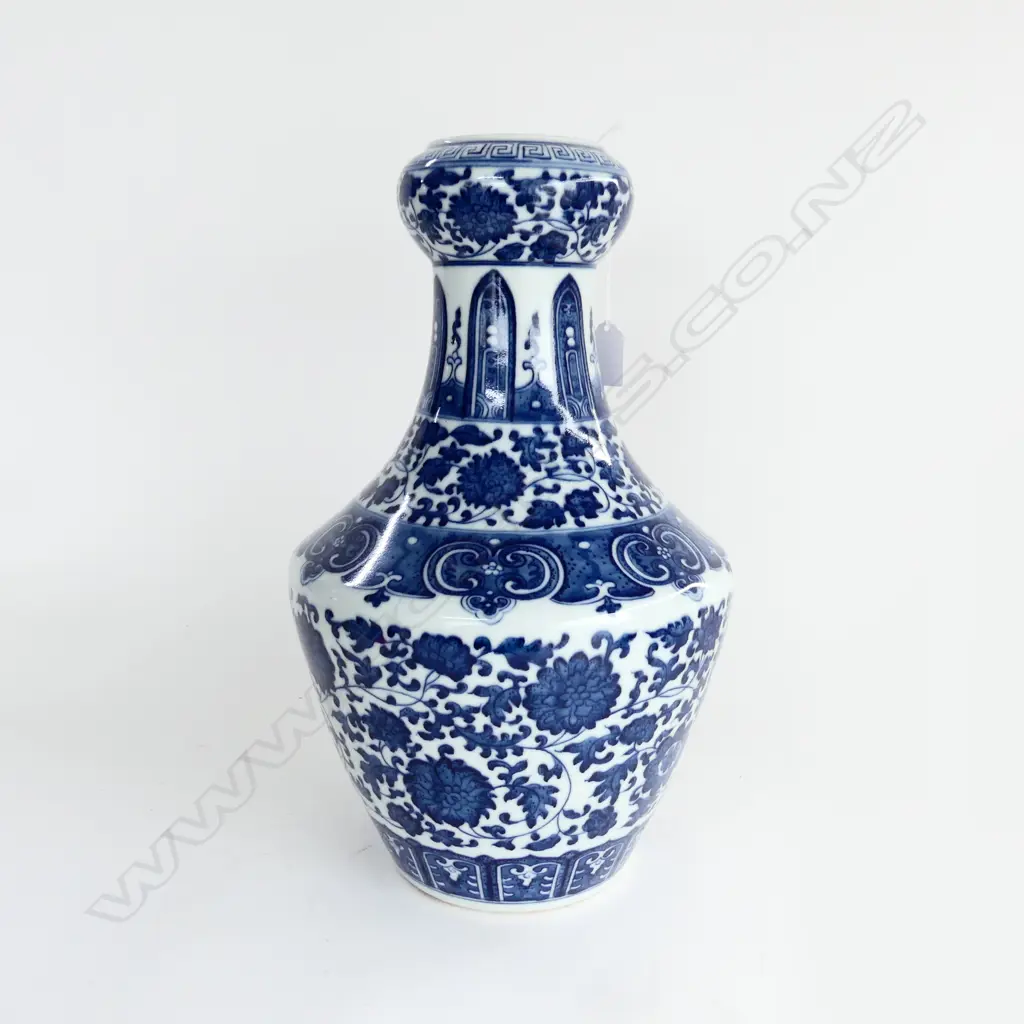 ORIENTAL B/W VASE H.390mm Image 1++