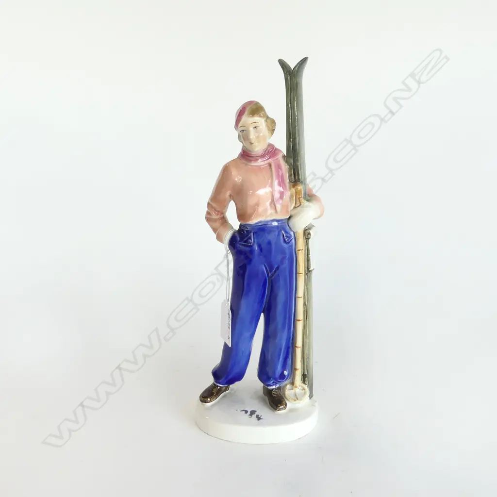 VINTAGE FIGURE WOMAN w SKIS GERMAN? H.300mm Image 1++
