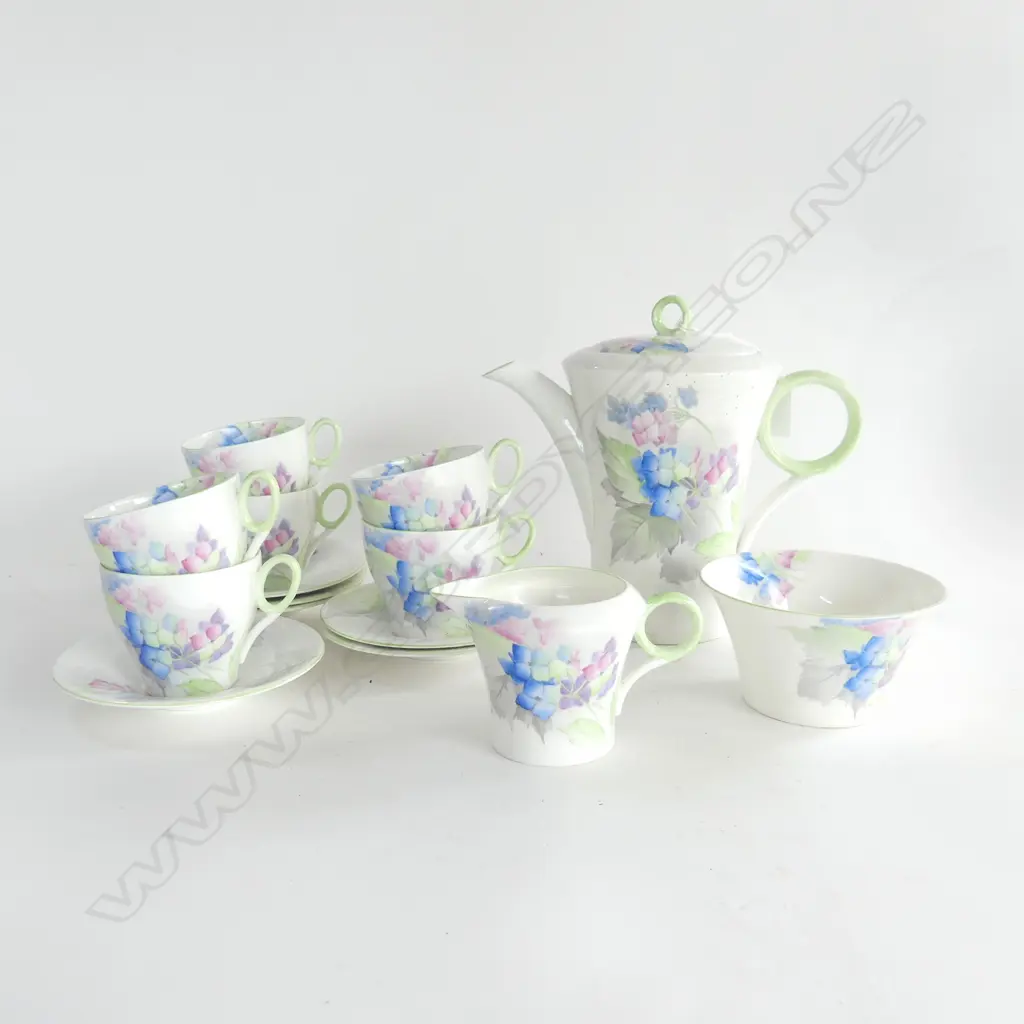 13 PCE SHELLEY TEA SET; 6 C/S, TEAPOT H.175mm, MILK & SUGAR (hairlines) Image 1++