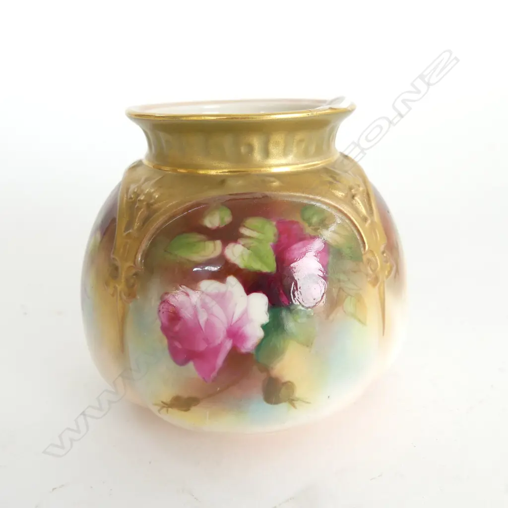 ROYAL WORCESTER HADLEY SQUAT 4 LOBED VASE painted with roses 1910 dated H.80mm Image 1++