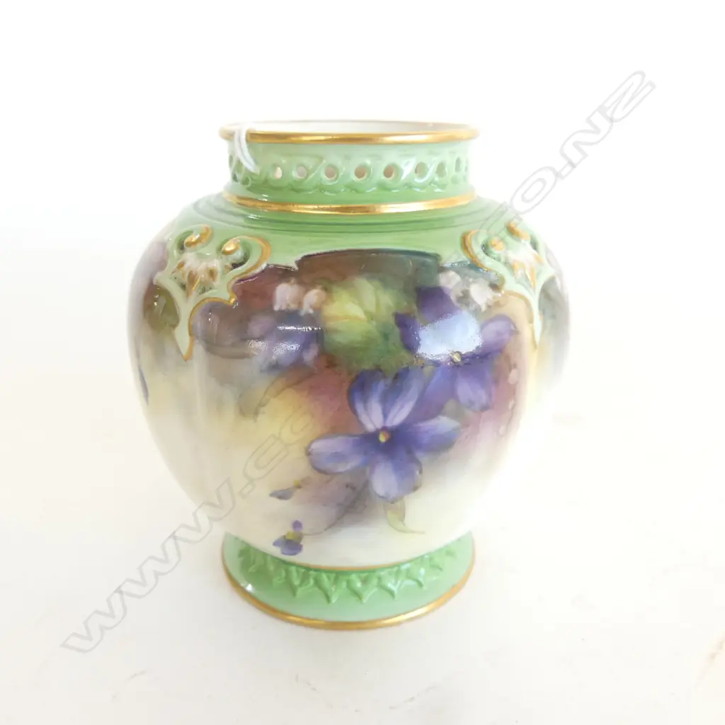 HADLEY'S WORCESTER early 20thC baluster vase painted with violets Image 1++