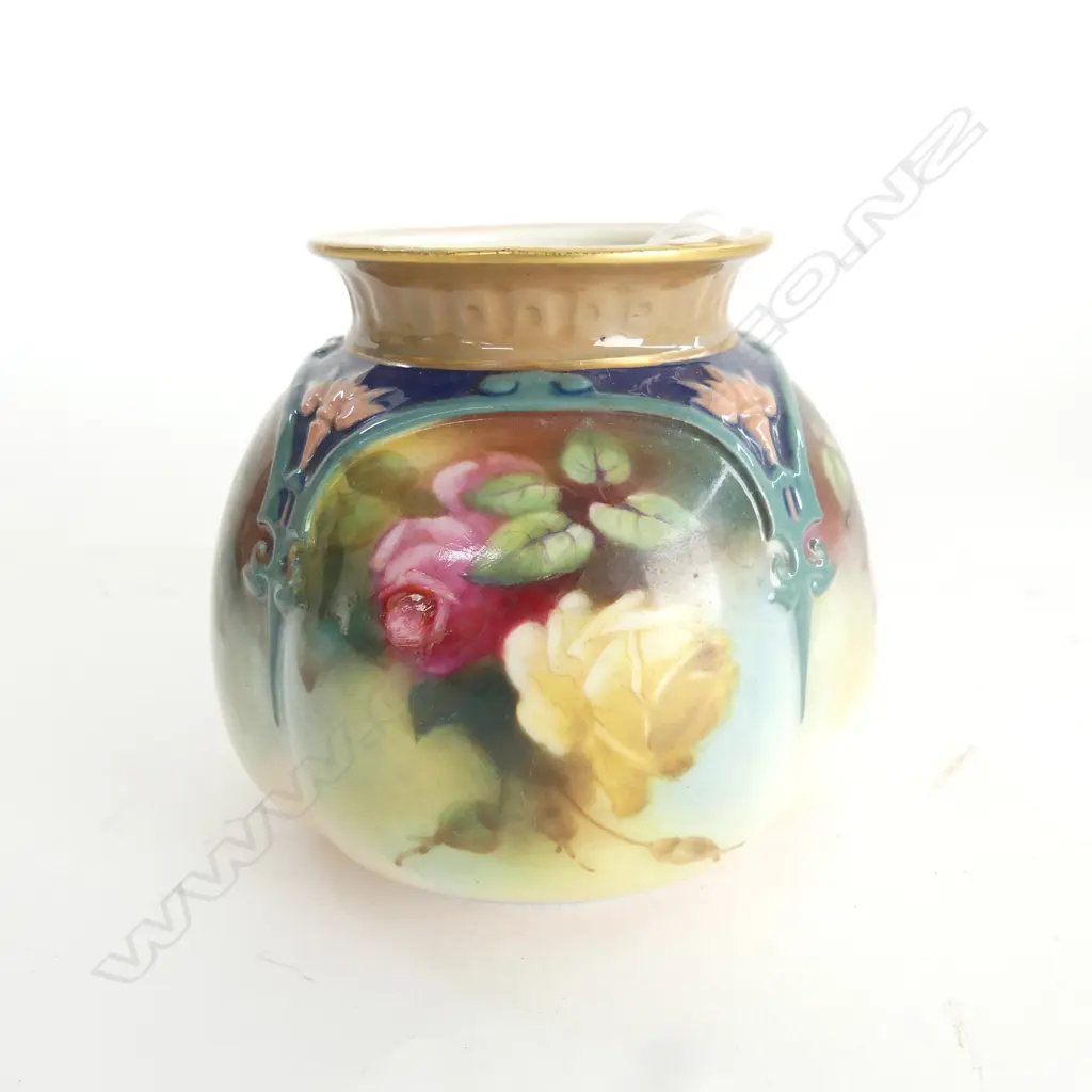 ROYAL WORCESTER HADLEY SQUAT 4 LOBED VASE painted with roses 1907 dated H.80mm Image 1++