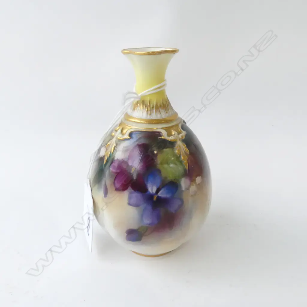 HADLEY'S WORCETSER VIOLETS PAINTED VASE. C,1940. shape 283. H.100mm Image 1++