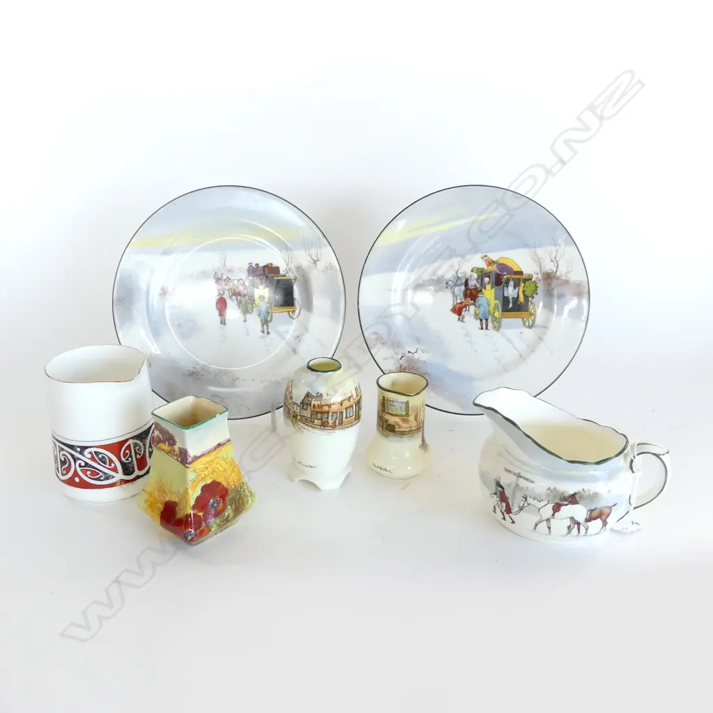 7 PCS ROYAL DOULTON; 3 MINI VASES, 2 PLATES, 2 JUGS Image 1++