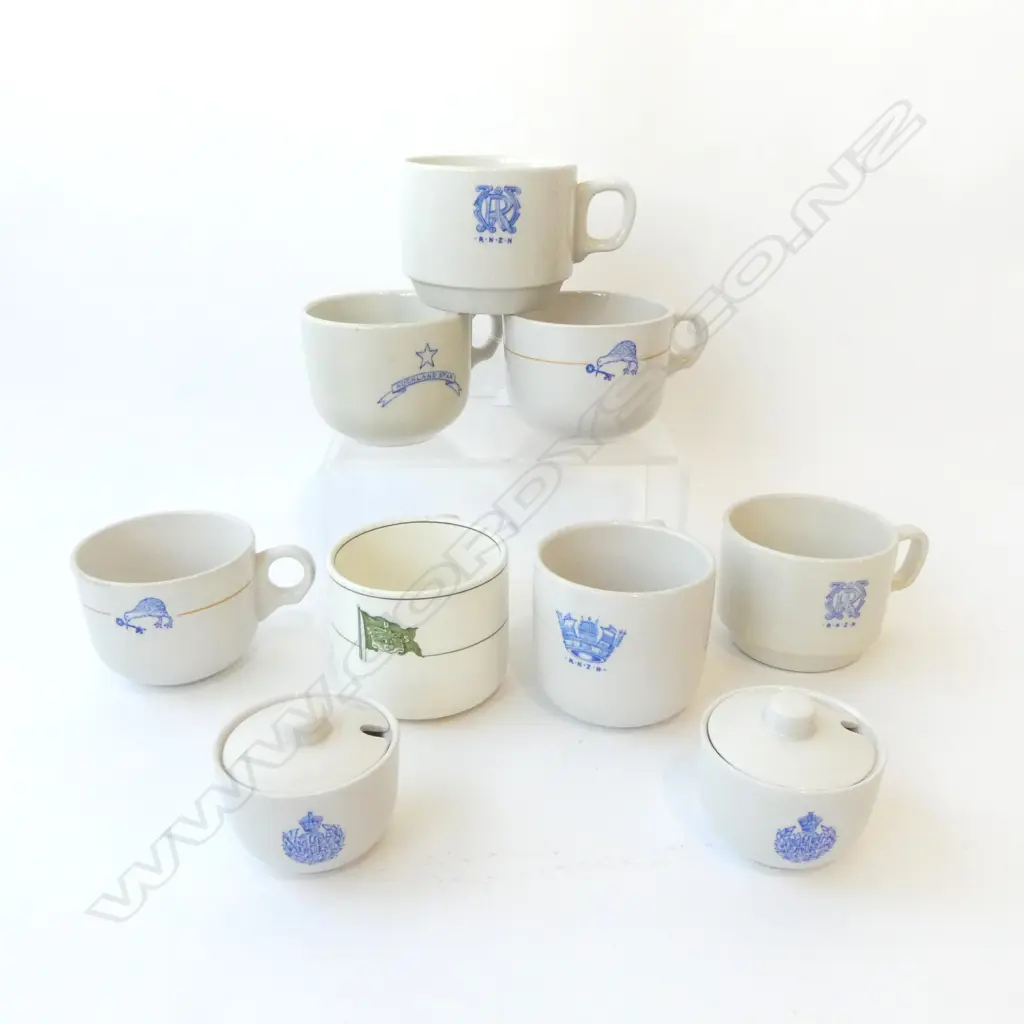 7 VINTAGE MUGS (AUCKLAND STAR, USS Co., RNZN ETC) + 2 LIDDED SUGARS Image 1++