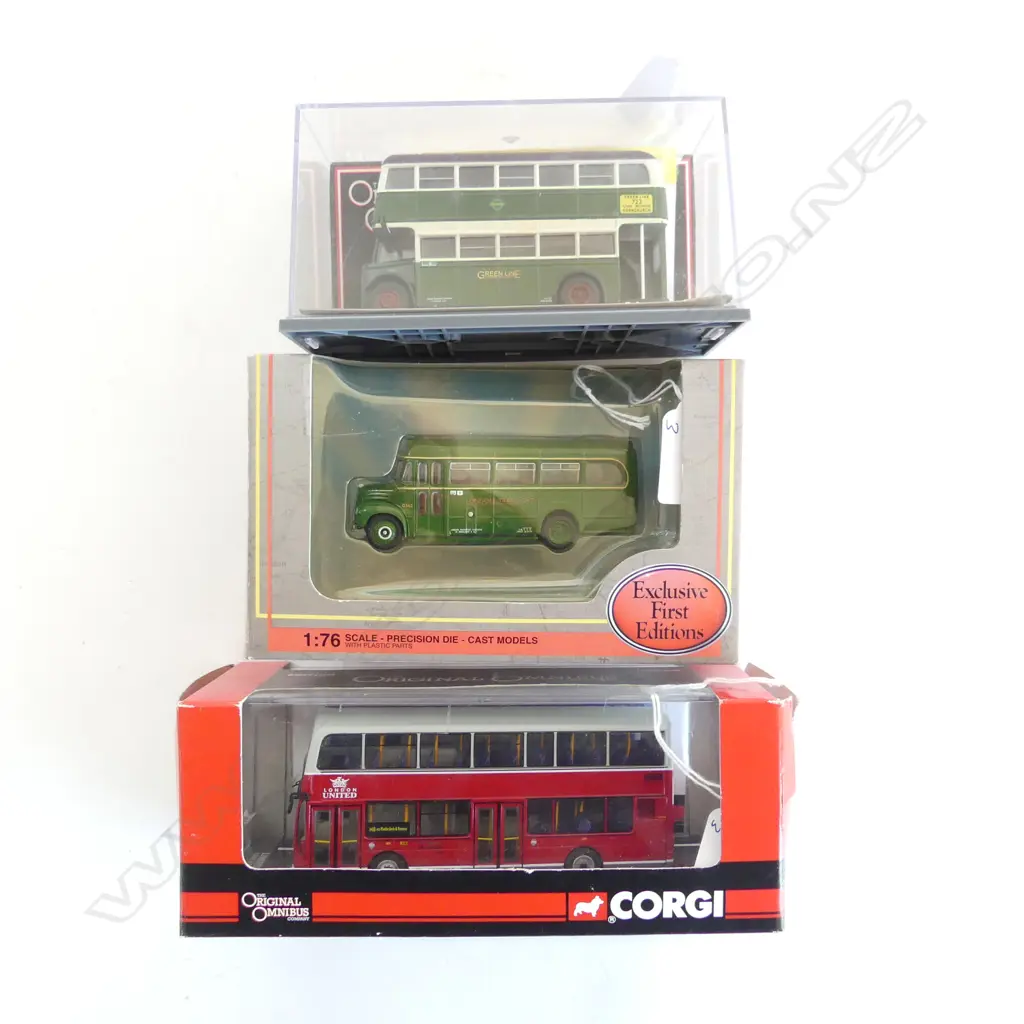 3 BOXED LONDON TRANSPORT BUS MODELS Image 1++