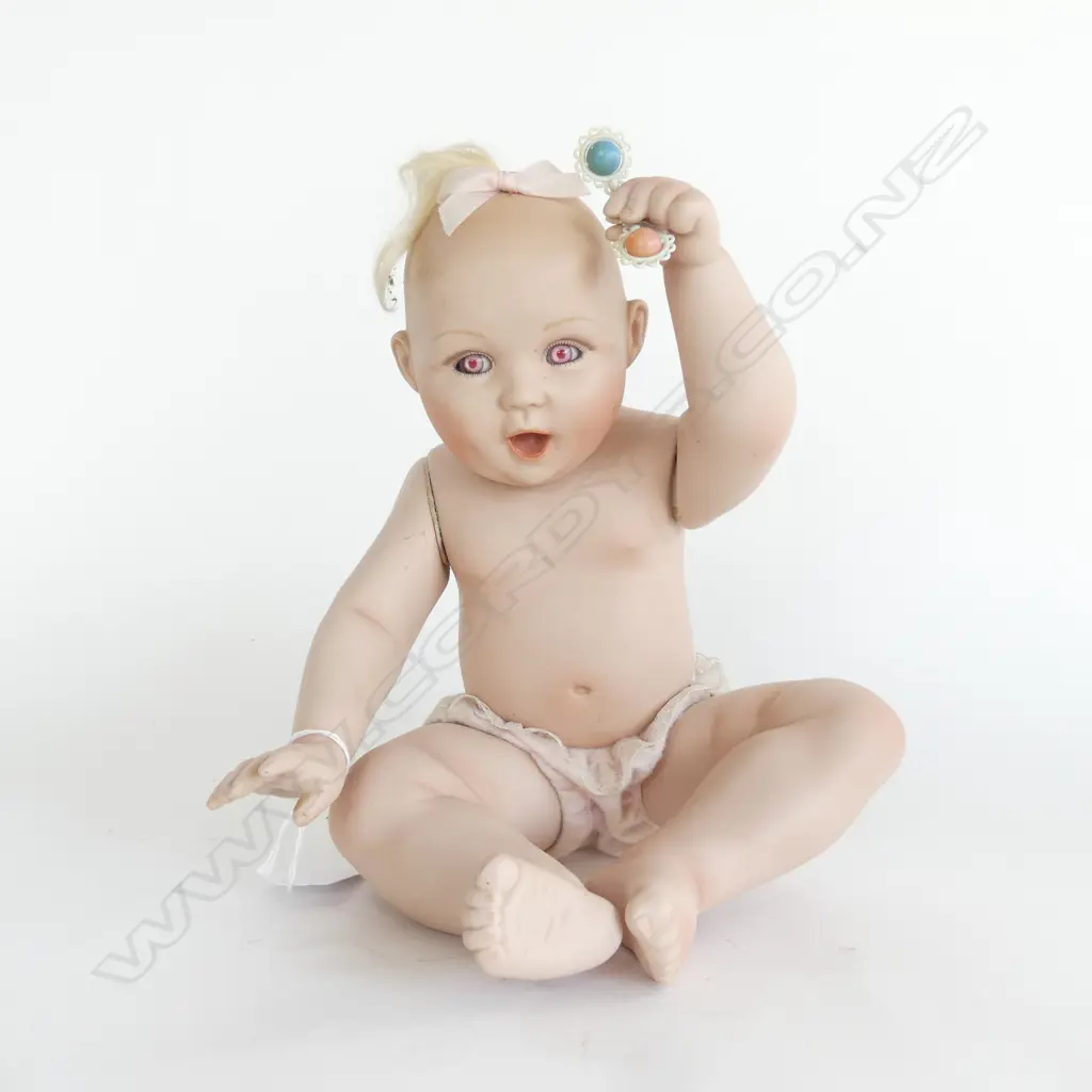 VINTAGE BISCE CHINA PIANO BABY ARTICULATED ARMS & HEAD H220MM Image 1++