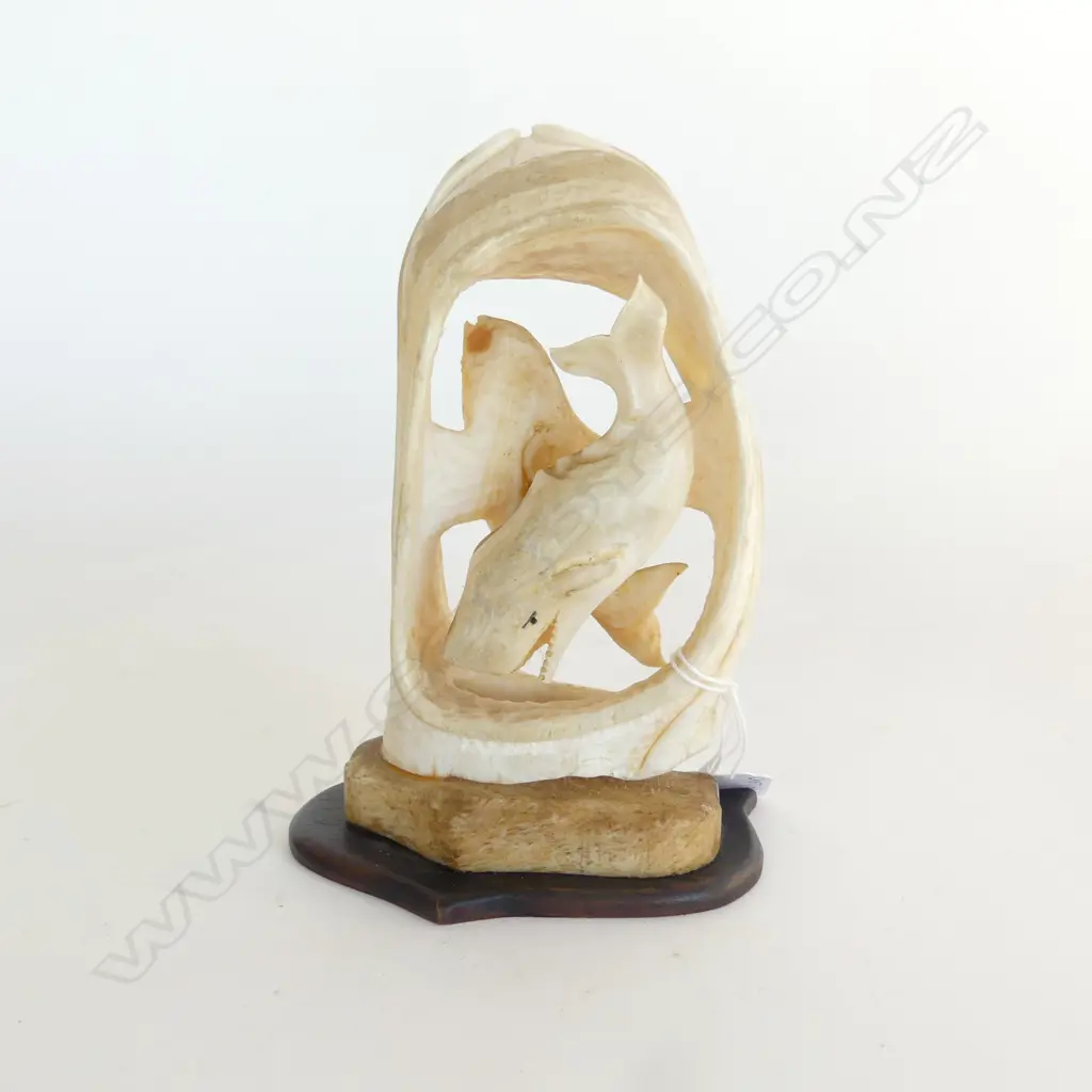 CARVED SPERM WHALE TOOTH H160 ON WOOD BASE Image 1++