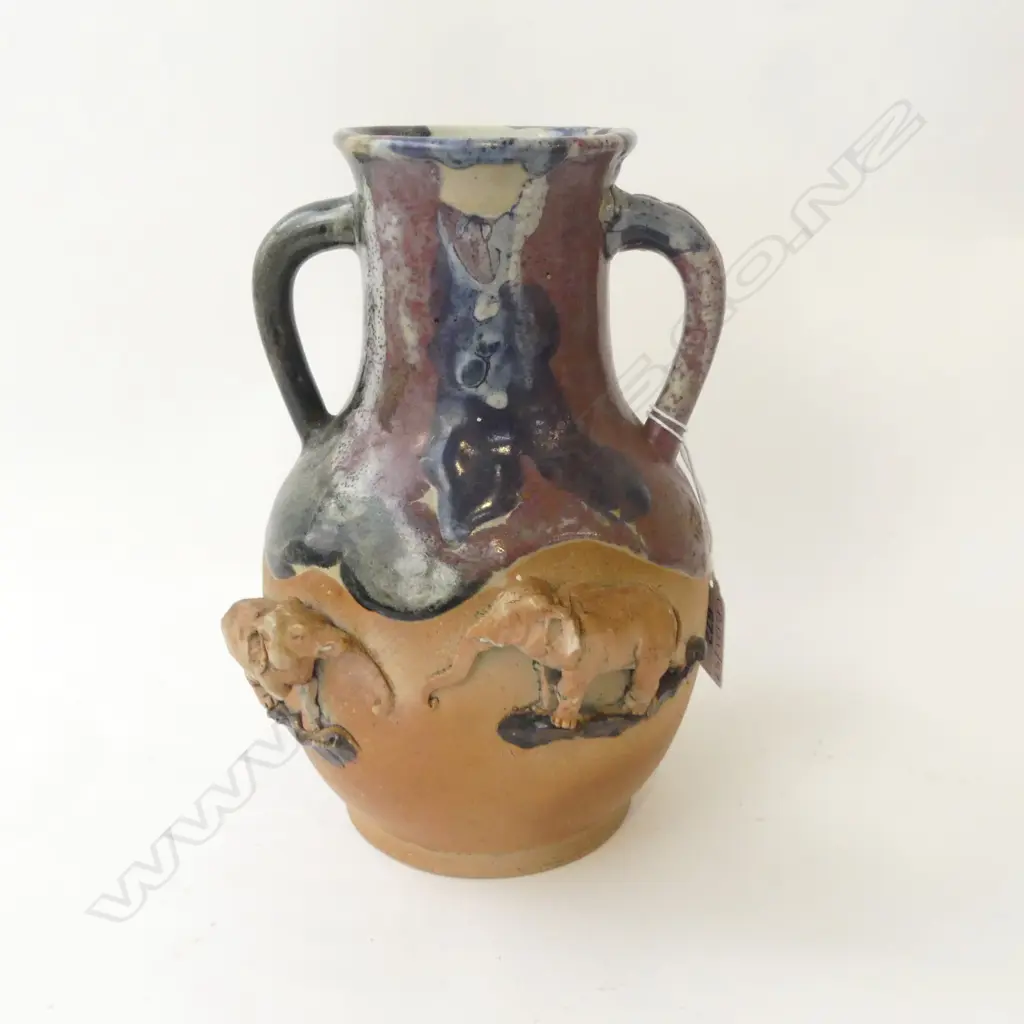 JAPANESE VASE w. ELEPHANT DECORATION H.210mm BROKEN LEG ON ONE ELEPHANT Image 1++