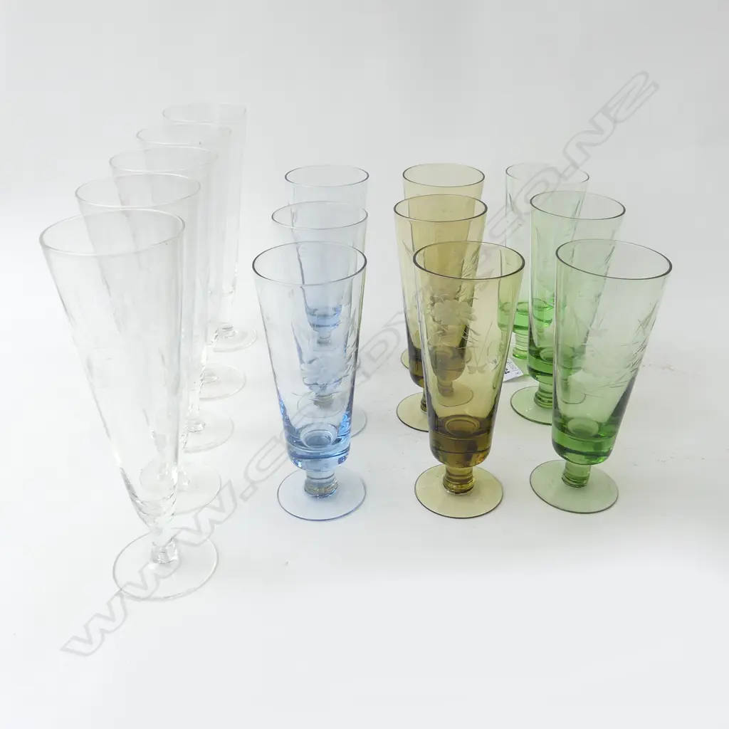 14 VINTAGE GLASSES 5x H.215mm, 9x H.175mm Image 1++