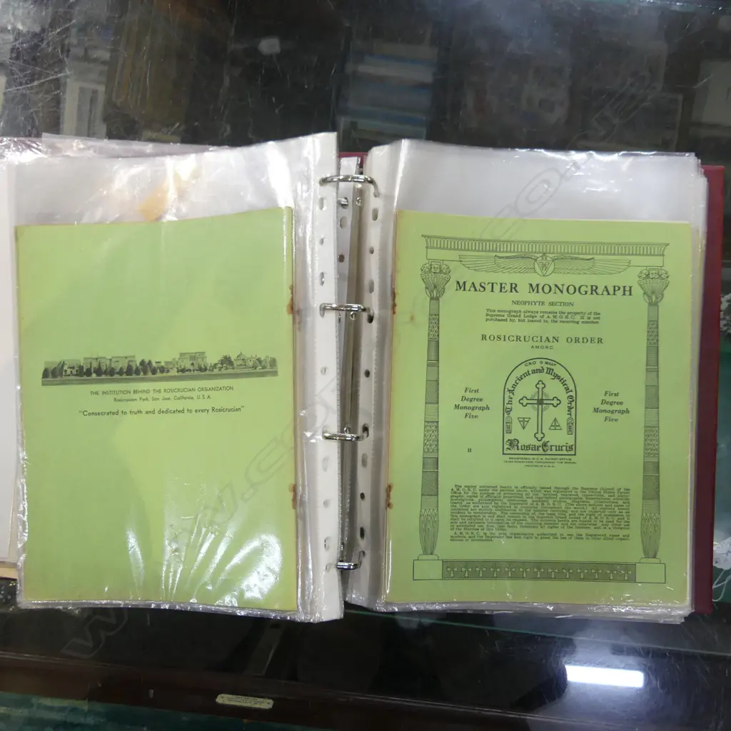 FOLDER OF MAGAZINES; MASONIC / ROSICRUCIAN INTEREST Image 1++