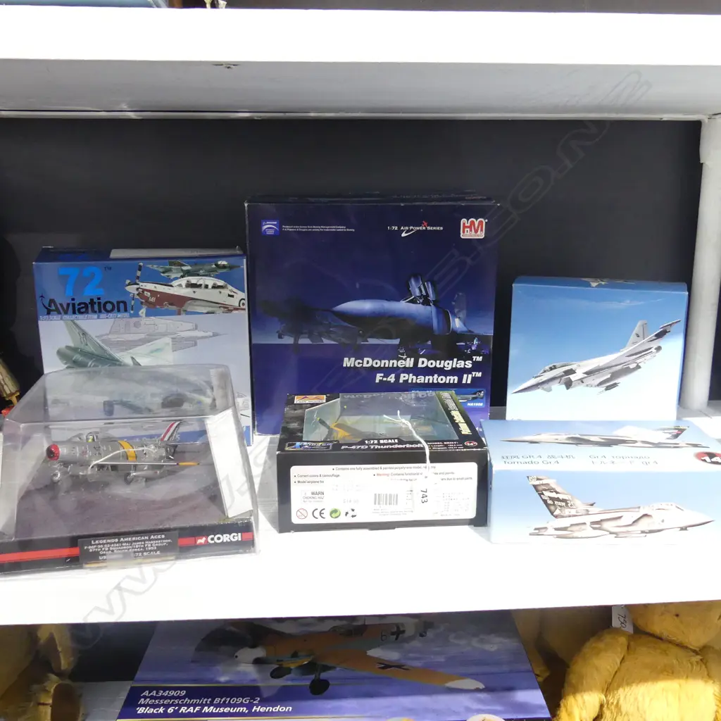 6 ASST. MODEL FIGHTER PLANES, BOXED Image 1++