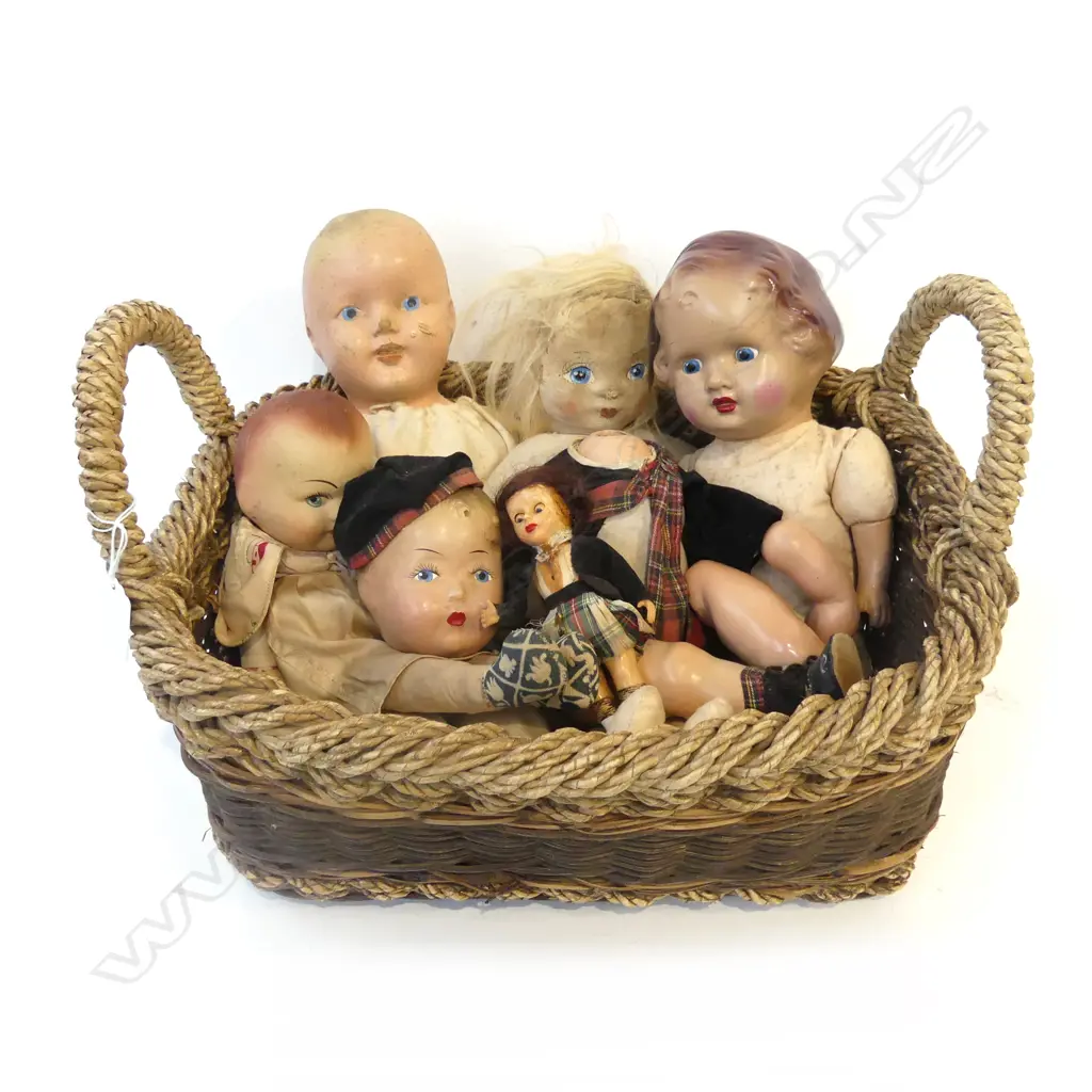 CANE 2 HANDLED BASKET L420 & 6 VINTAGE DOLLS  Image 1++