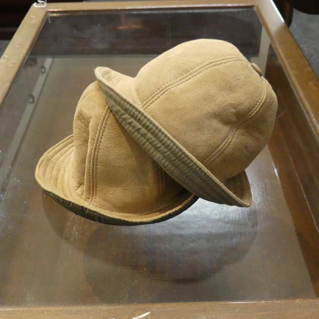2 CANTUBURY LEATHER & SHEEPSKIN  HATS SIZE MEDIUM Image 1++