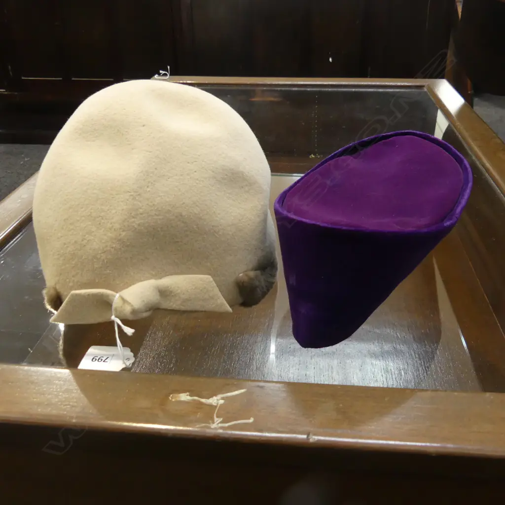 HARRODS FAUX FUR FAWN FELT HAT & PURPLE VELVET HAT Image 1++
