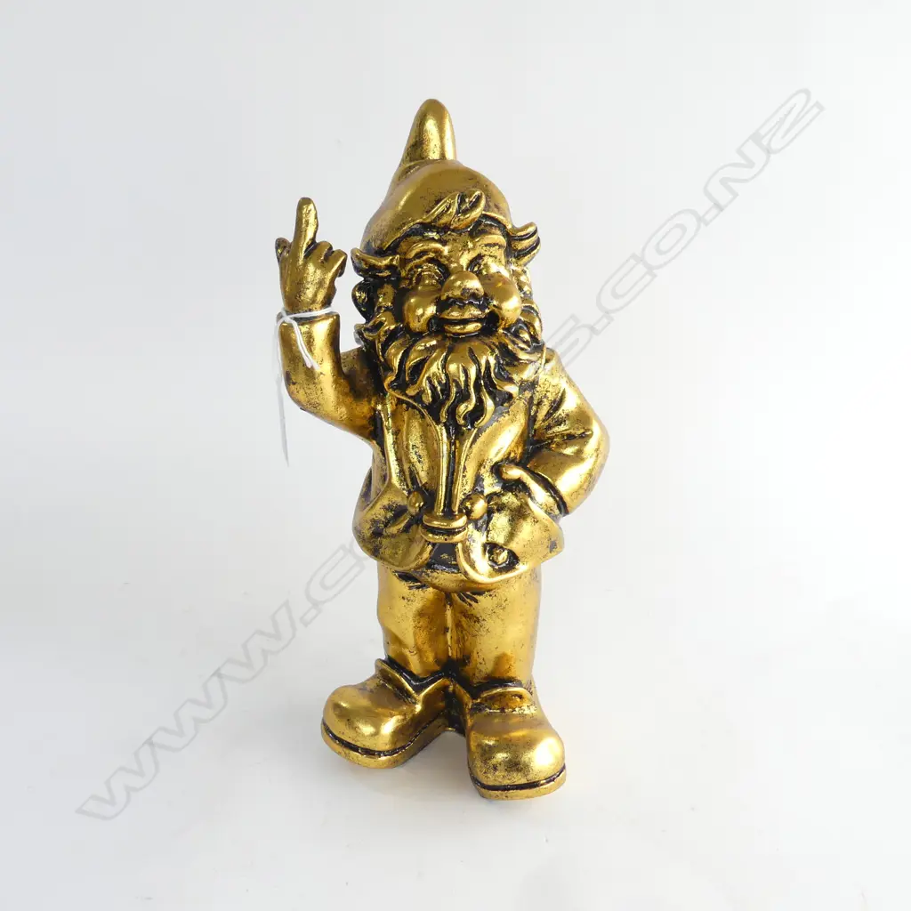 GOLD RESIN GNOME PULLING THE FINGER H.310mm Image 1++