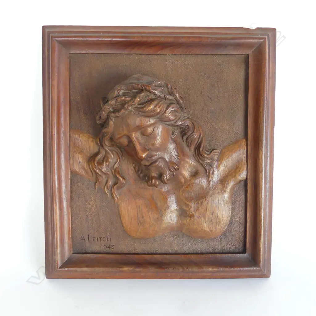 VINTAGE 1 PIECE OF WOOD CARVED PANEL OF CHRIST signed A. Leith 1948 325 x 300mm Image 1++