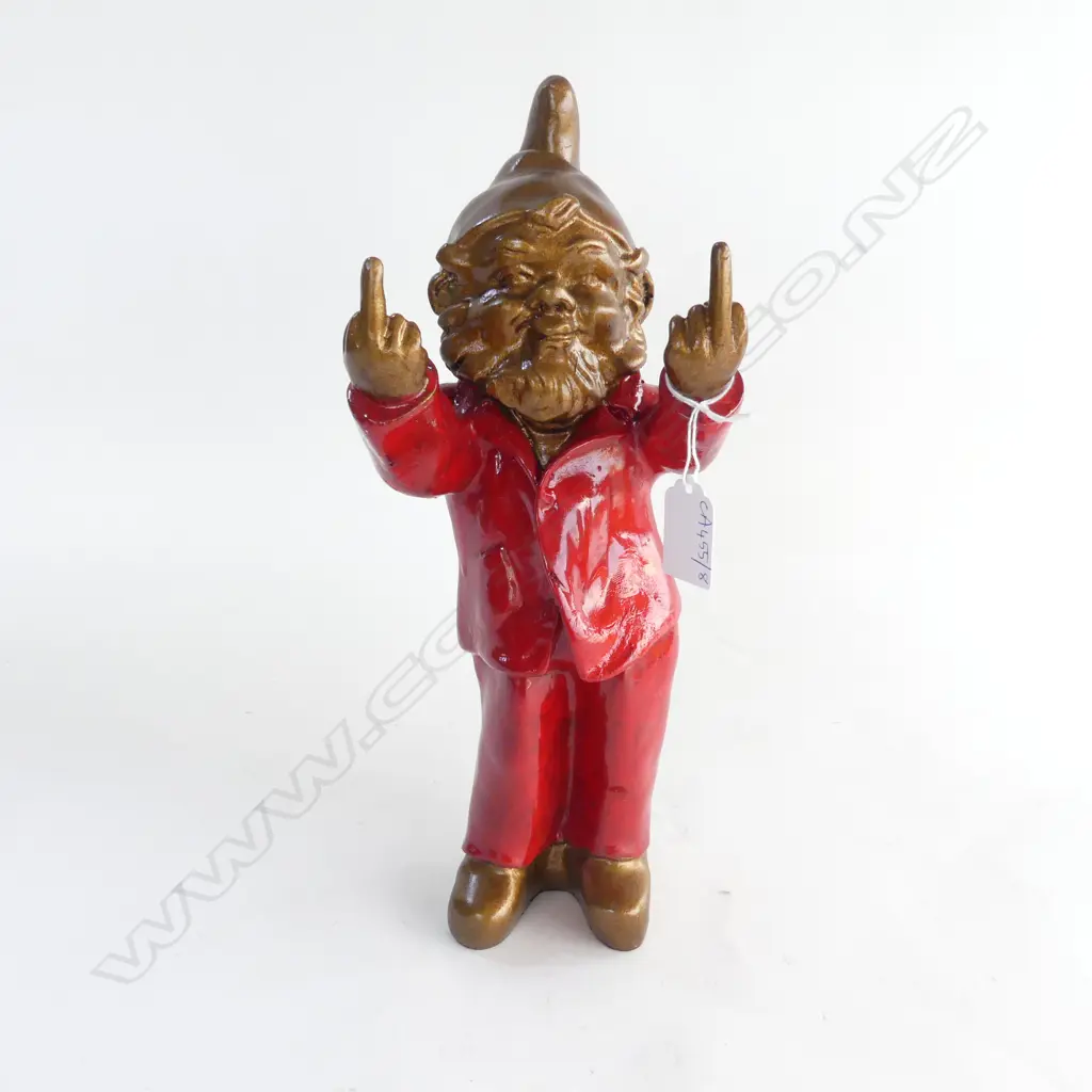 RESIN GNOME PULLING BOTH FINGERS H.330mm Image 1++