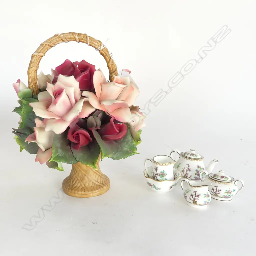 LARGE CERAMIC FRANKLIN MINT FLORAL SPRAY H.260mm & MINIATURE COALPORT TEASET .   Image 1++