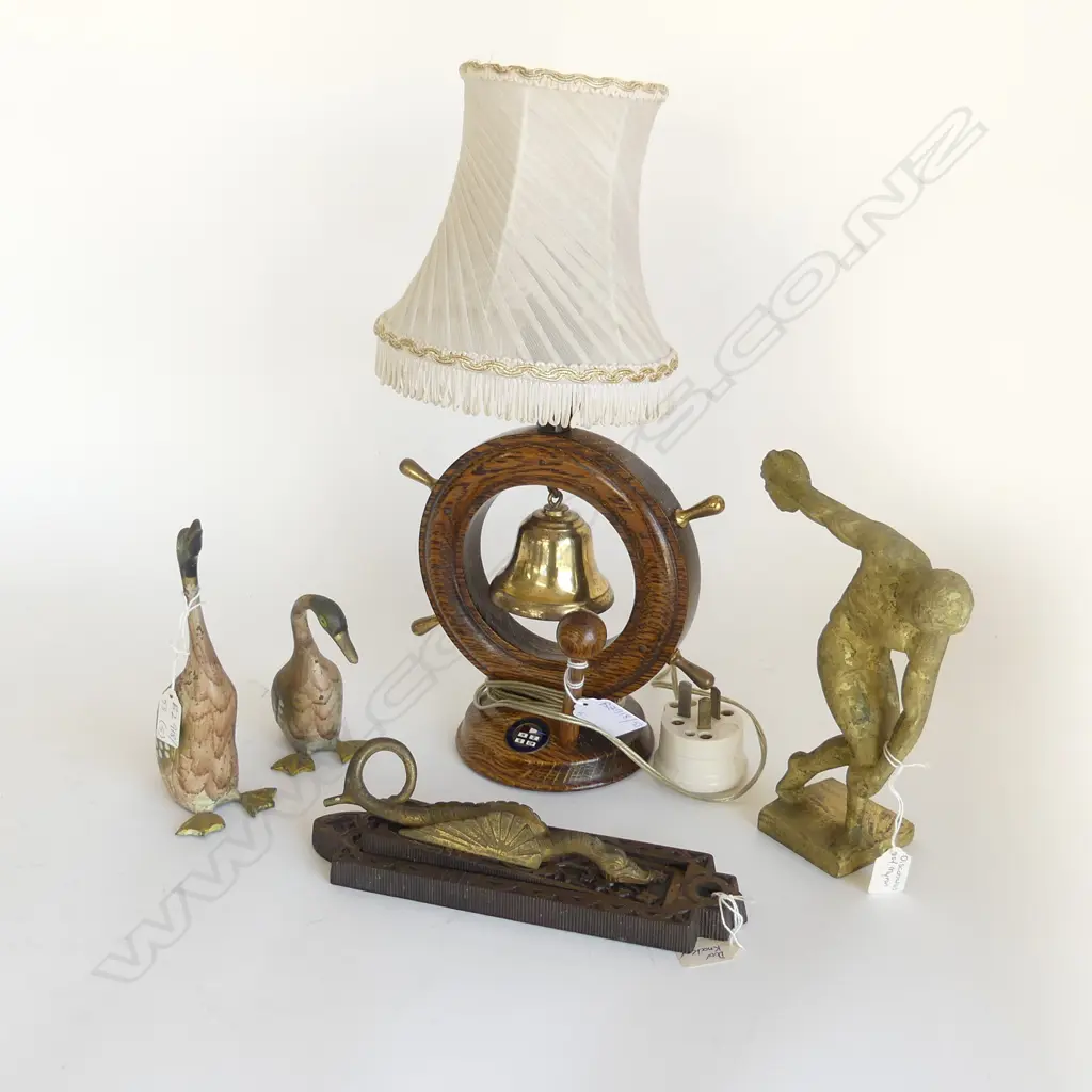 5 PCES; S.S.REMUERA LAMP w. BELL H.335mm, PR COLD PAINTED METAL DUCKS, DISCUS FIGURE, DOOR KNOCER Image 1++