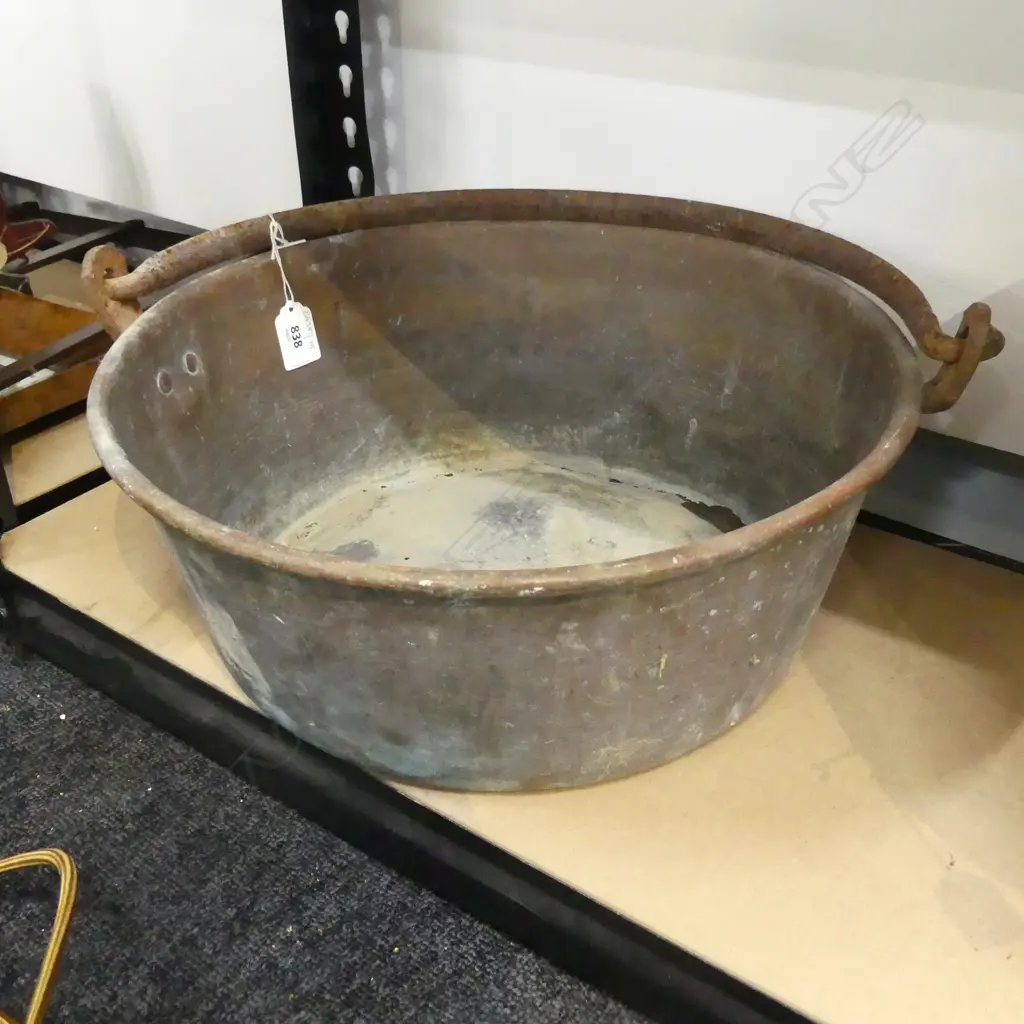 UNPOLISHED VINTAGE COPPER & CAST IRON PRESSERVE PAN  Image 1++