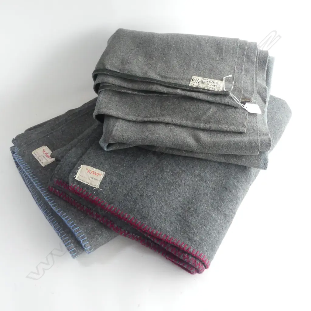 3 GREY WOOL WWII ARMY BLANKETS Image 1++